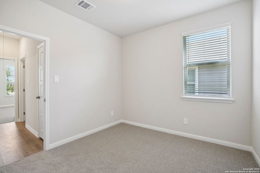 Spacious, unfurnished interior of a new home in Catalina, Converse (Image 12).