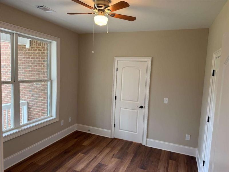 Spacious, unfurnished interior of a new home in , Mansfield (Image 35).