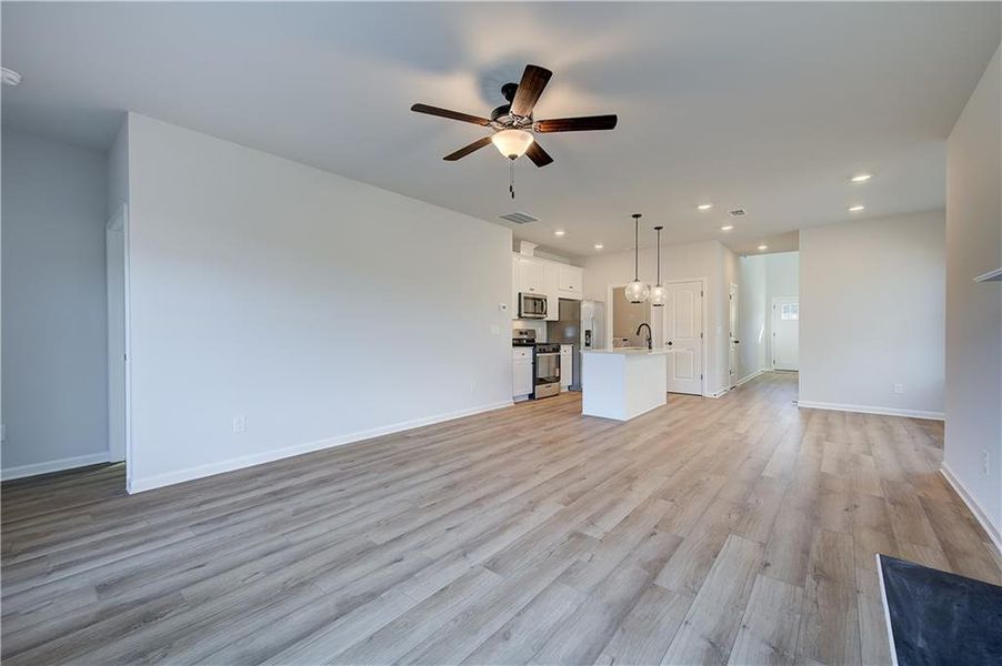 Spacious, unfurnished interior of a new home in Abbotts Crossing, Conyers (Image 22).