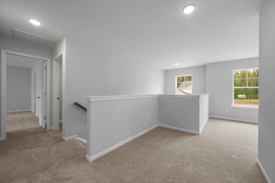 Spacious, unfurnished interior of a new home in Chandler Ridge, McLeansville (Image 24).