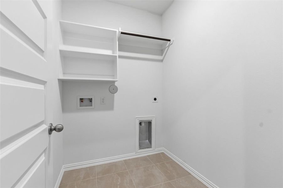 Spacious, unfurnished interior of a new home in The Woodlands Hills, Willis (Image 21).