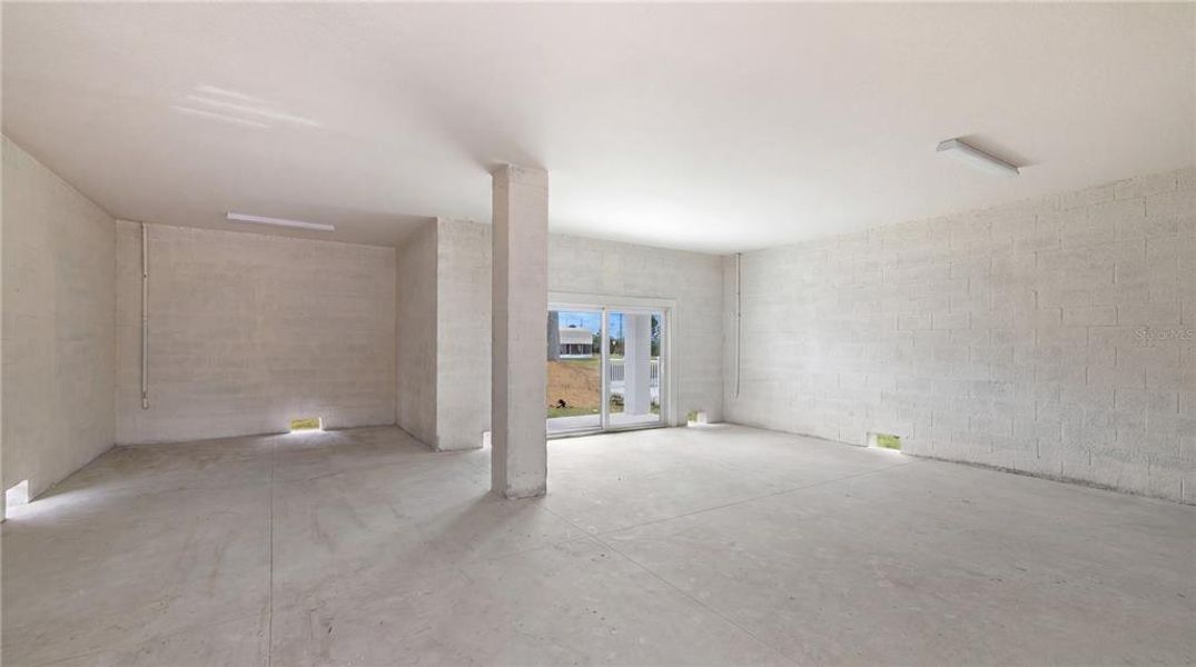 Spacious, unfurnished interior of a new home in , Hernando Beach (Image 9).