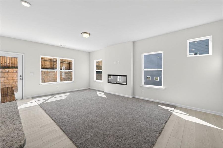Spacious, unfurnished interior of a new home in Fuller Station, Loganville (Image 15).