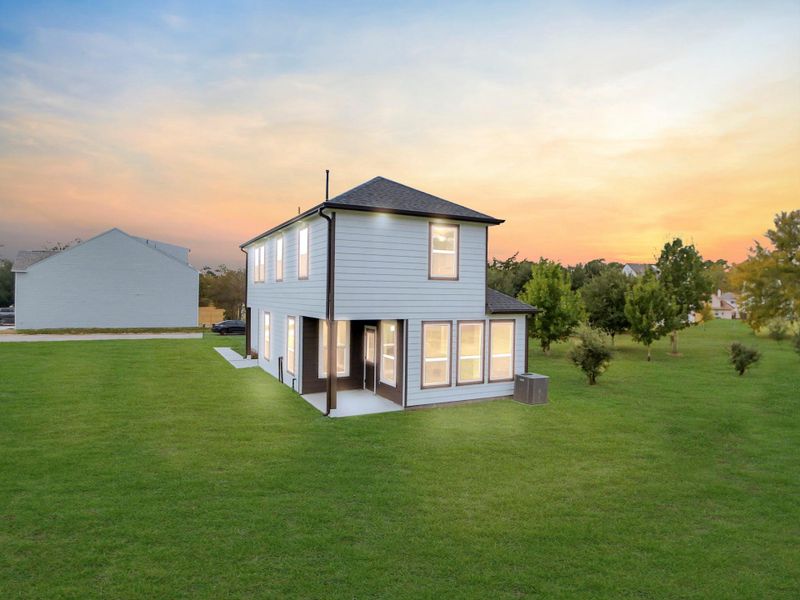 What a home minute away from Lake Conroe!