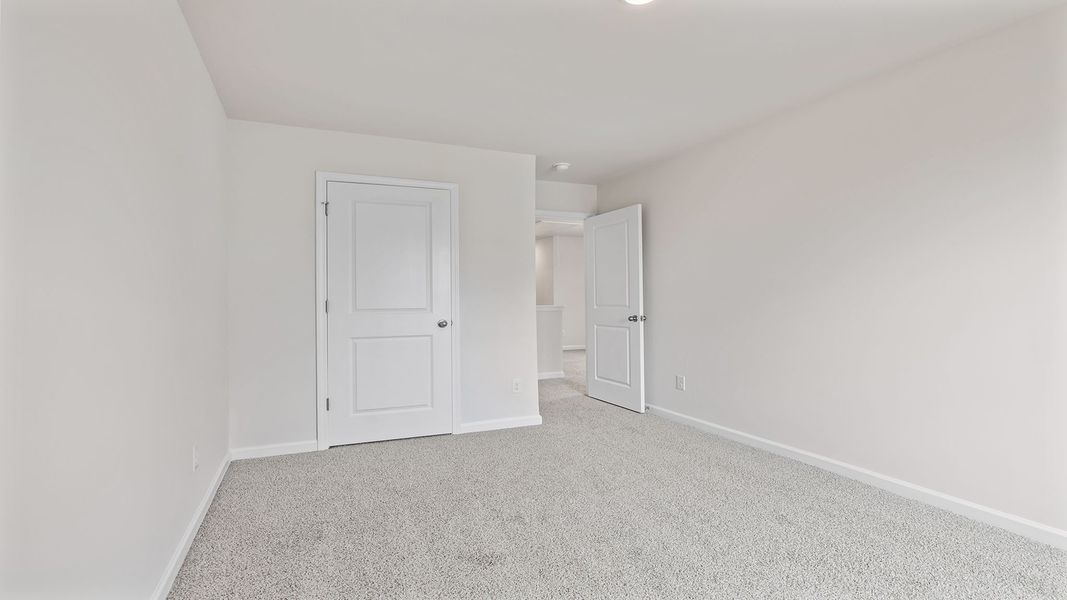 Spacious, unfurnished interior of a new home in Durbin Meadows, Fountain Inn (Image 22).