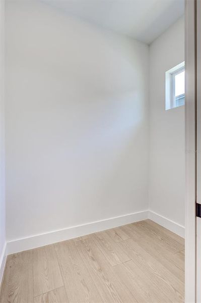 Spacious, unfurnished interior of a new home in , St. Petersburg (Image 44).