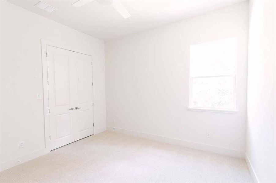 Spacious, unfurnished interior of a new home in , Weatherford (Image 17).