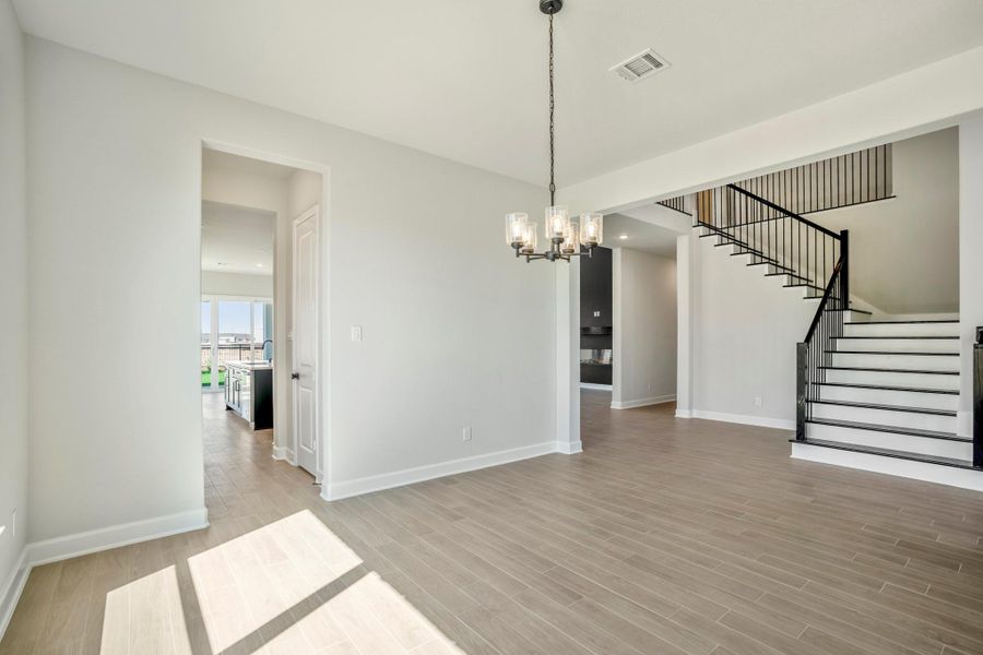 Spacious, unfurnished interior of a new home in Jordan Ranch 70' Lots, Fulshear (Image 43).