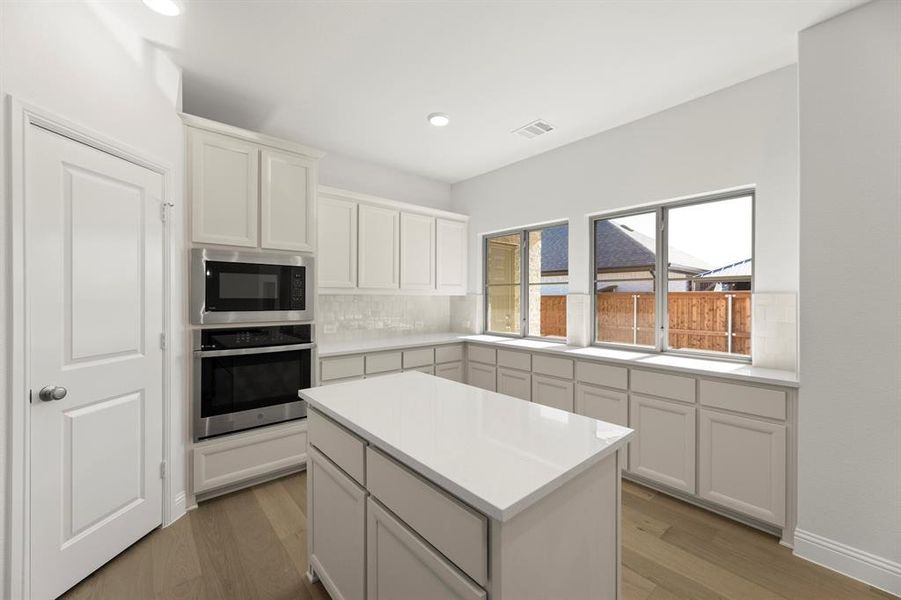 06_4404 Golden Sage, Little Elm