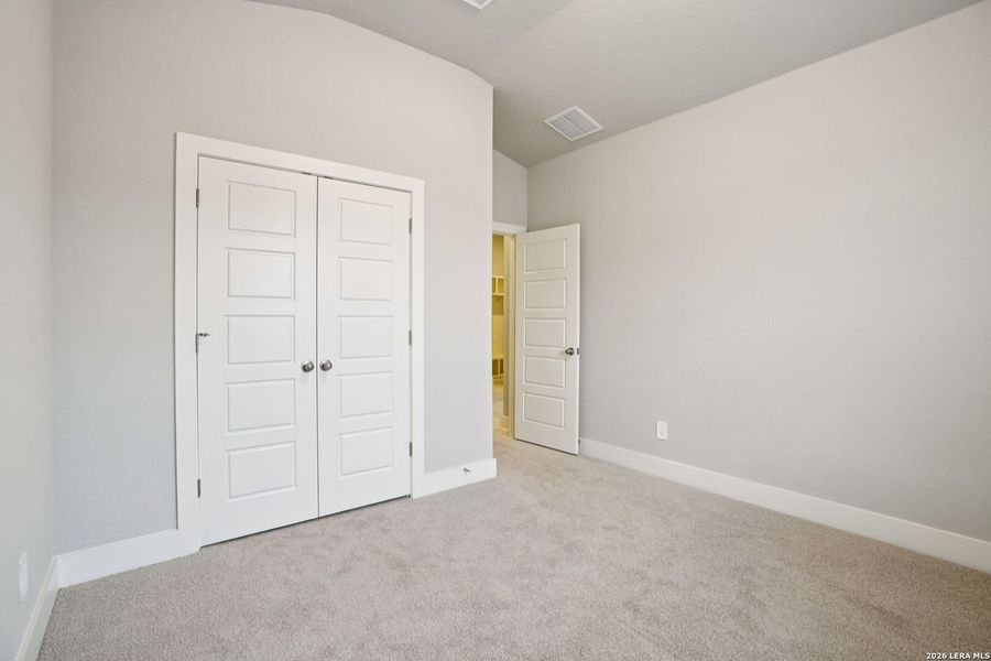 Spacious, unfurnished interior of a new home in Estancia Ranch - Classic Series, San Antonio (Image 20).