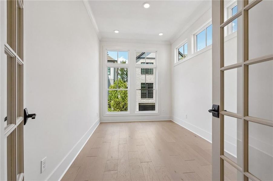 Spacious, unfurnished interior of a new home in Park Walke, Alpharetta (Image 24).