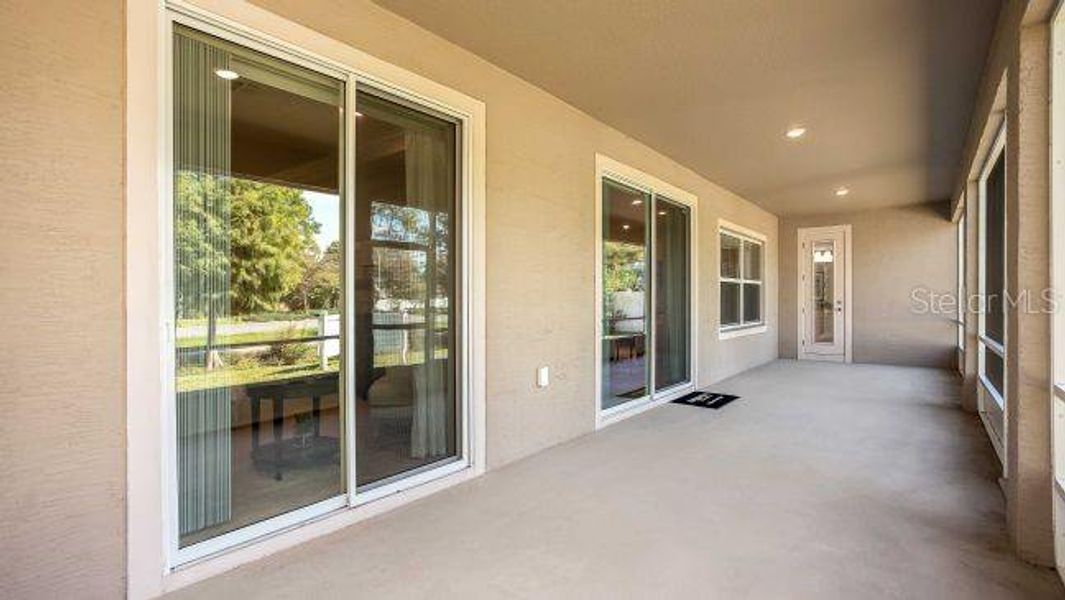 Exterior details and patio area of a home in Sugarmill Woods, Homosassa (Image 3). Exterior details and patio area of a home in Sugarmill Woods, Homosassa (Image 3).