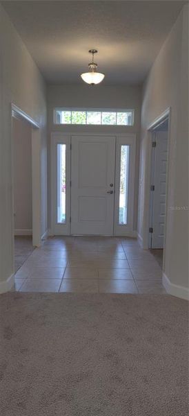 Spacious, unfurnished interior of a new home in Royal Highlands, Weeki Wachee (Image 10).