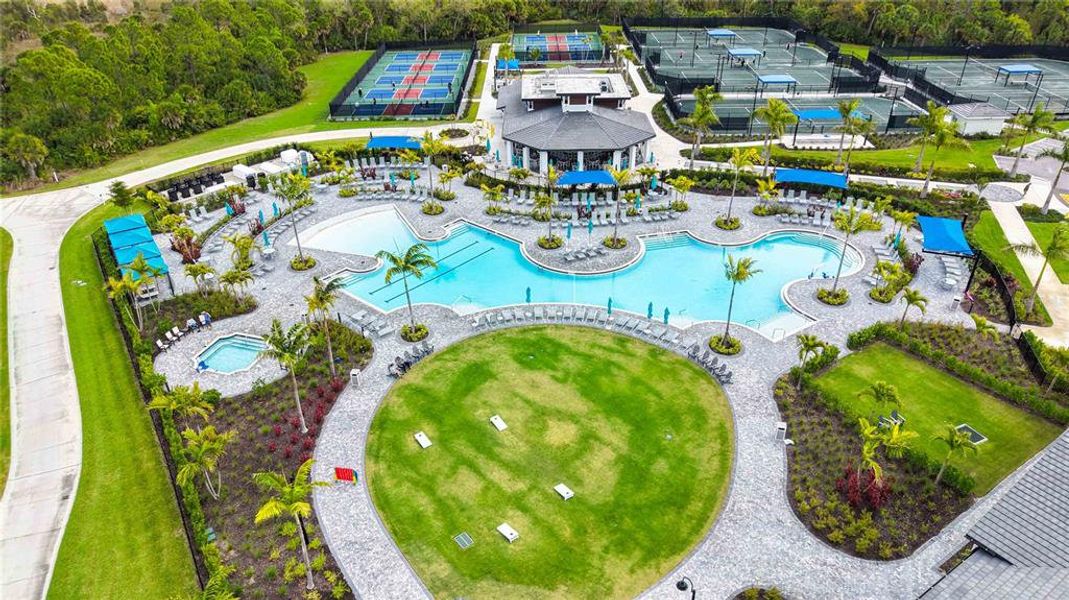 Community amenities in Wellen Park Golf & Country Club, Venice (Image 50).