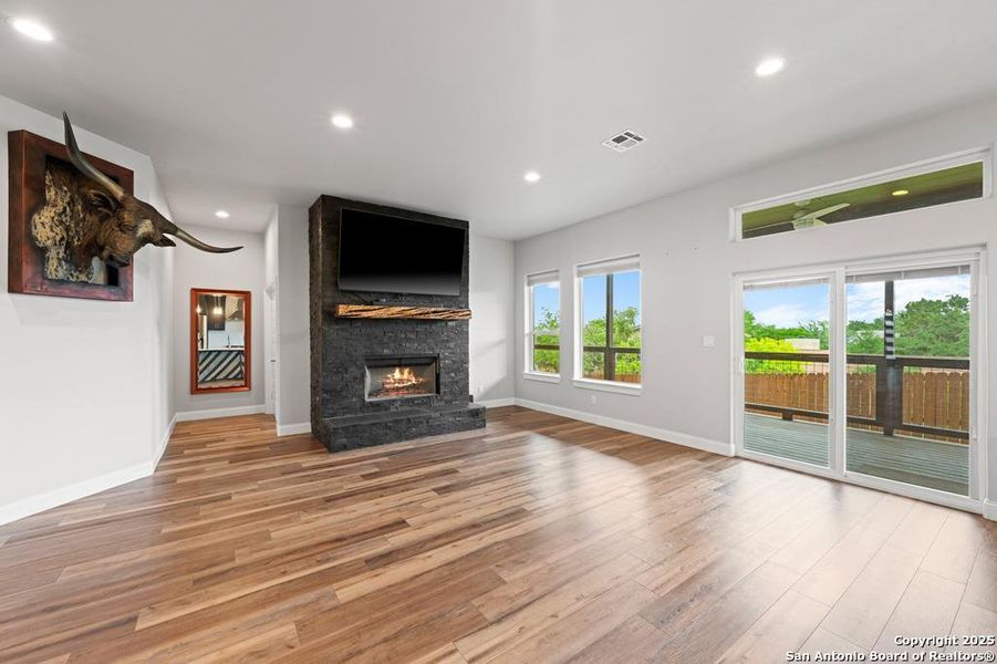 Spacious, unfurnished interior of a new home in , Kerrville (Image 18).