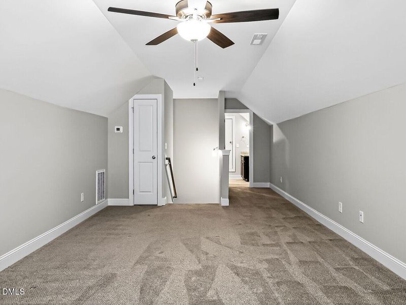 030-1280x960-bonus-room 030-1280x960-bonus-room