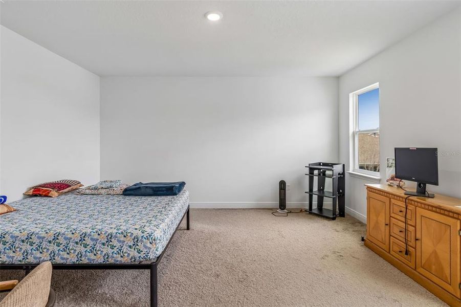 Furnished interior view inside a new home in , Orlando (Image 46).