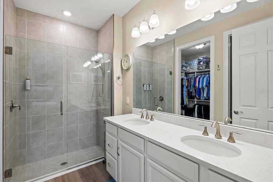 Furnished interior view inside a new home in , Venice (Image 8).