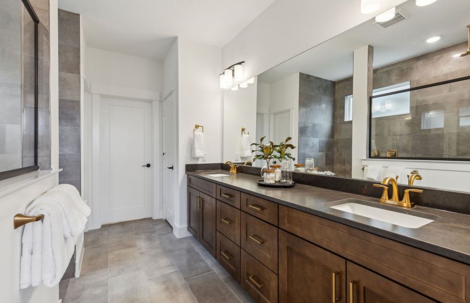 Double vanity in owner's bath