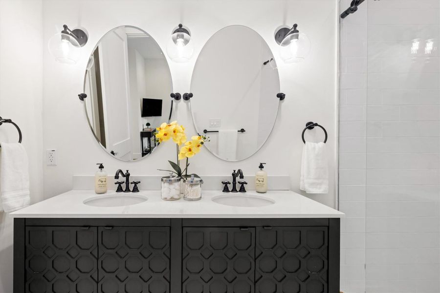 Furnished interior view inside a new home in , Galveston (Image 14).