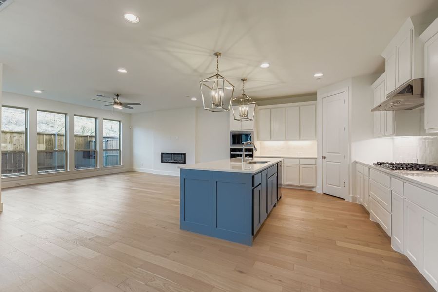 3525 Kings Court - Kitchen