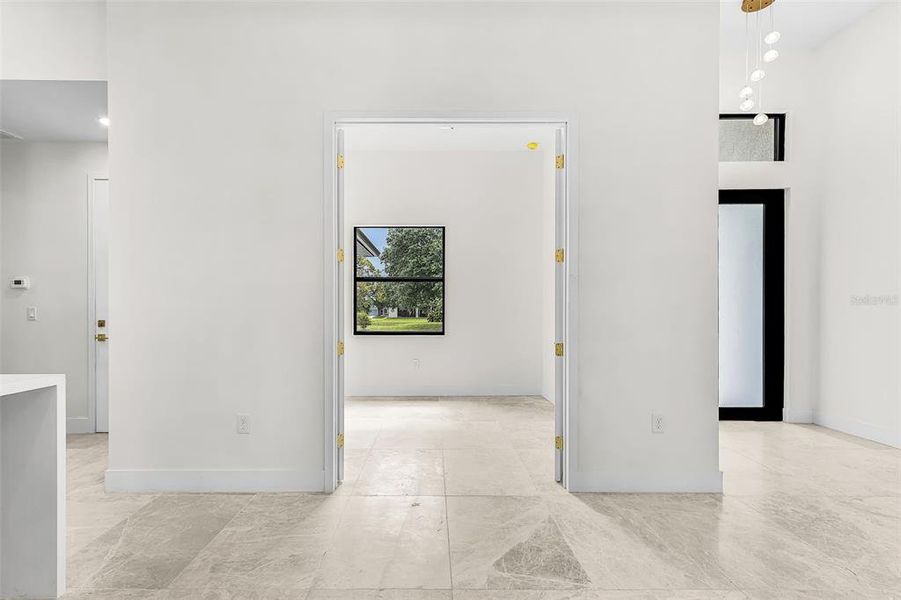Spacious, unfurnished interior of a new home in , Port Charlotte (Image 16).