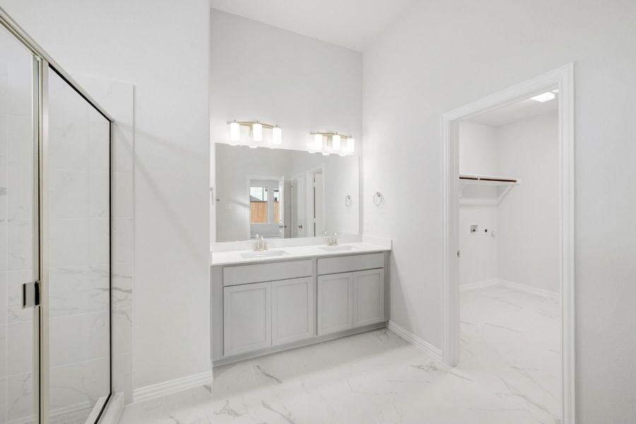Owner's Bathroom Owner's Bathroom