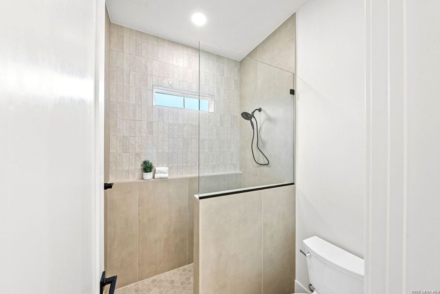 Furnished interior view inside a new home in , Boerne (Image 14).