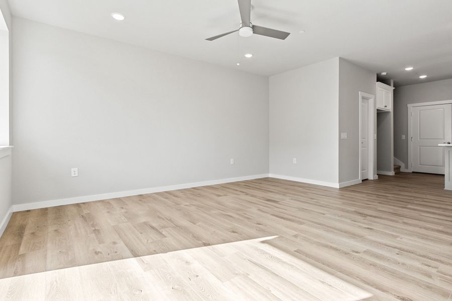 Spacious, unfurnished interior of a new home in Ten Mile Creek, Celina (Image 23).