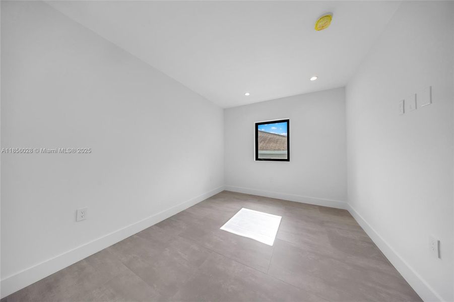 Spacious, unfurnished interior of a new home in , Miami (Image 19).