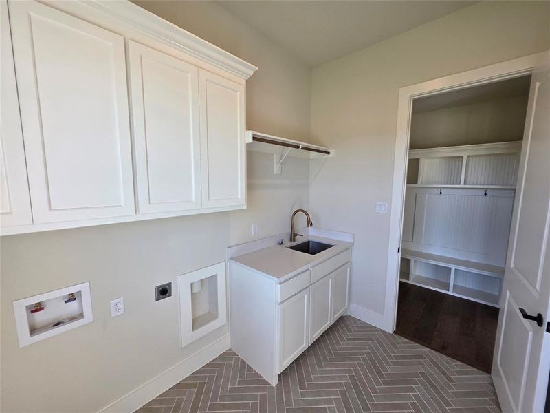 Furnished interior view inside a new home in Aledo Heights - Aledo ISD, Aledo (Image 9).