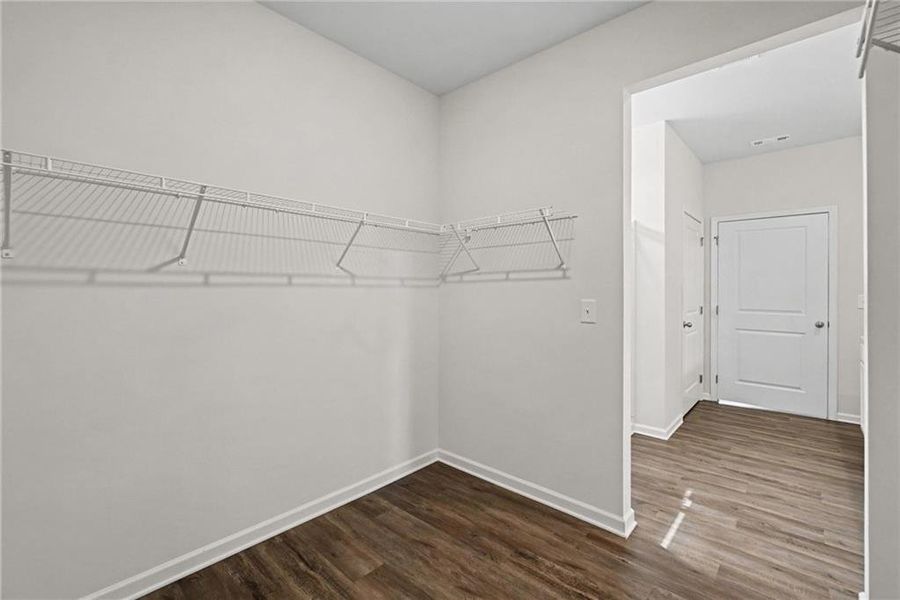 Spacious, unfurnished interior of a new home in Villages at Cedar Hill, Dallas (Image 32).