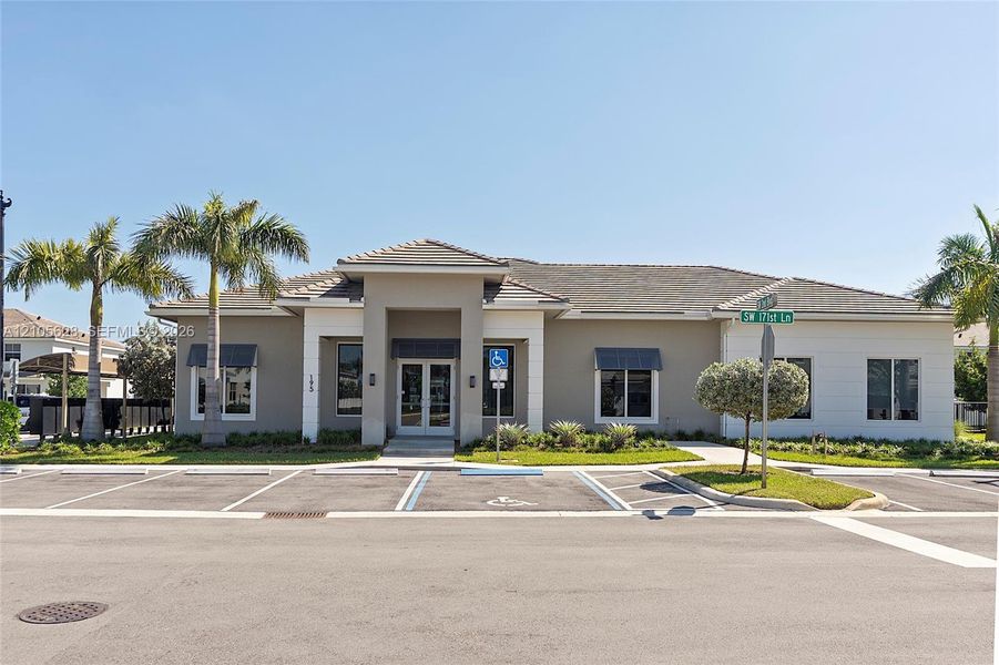 Community amenities in , Pembroke Pines (Image 40).