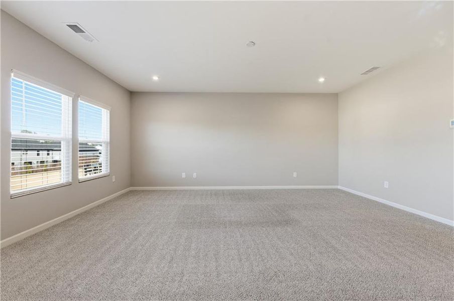 Spacious, unfurnished interior of a new home in Twin Lakes, Hoschton (Image 37).