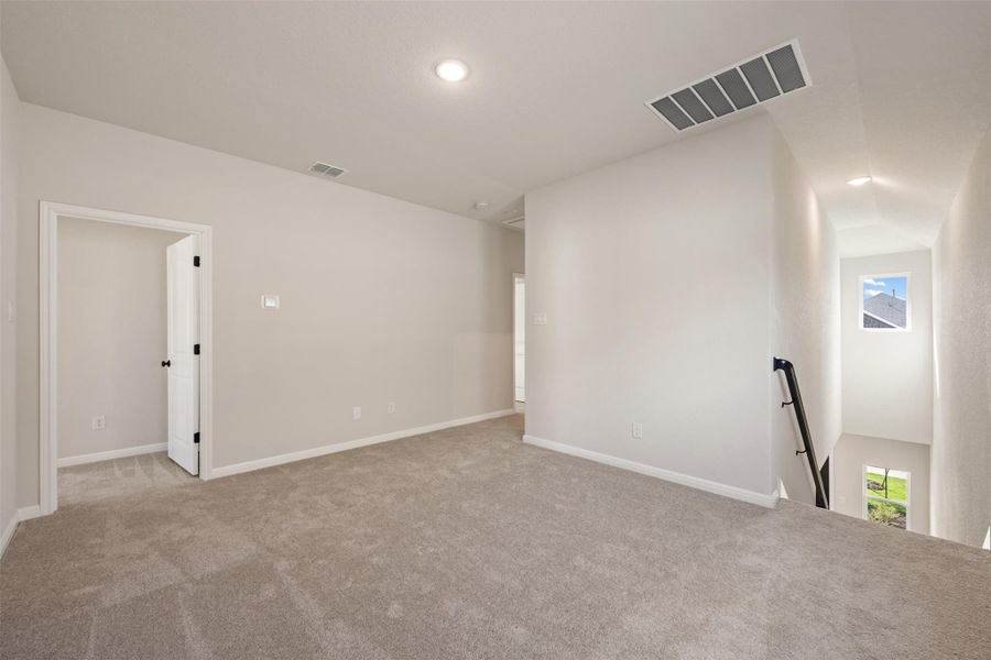 Representative images and renderings are for illustrative purposes. Actual structural options and design finishes of home may vary.