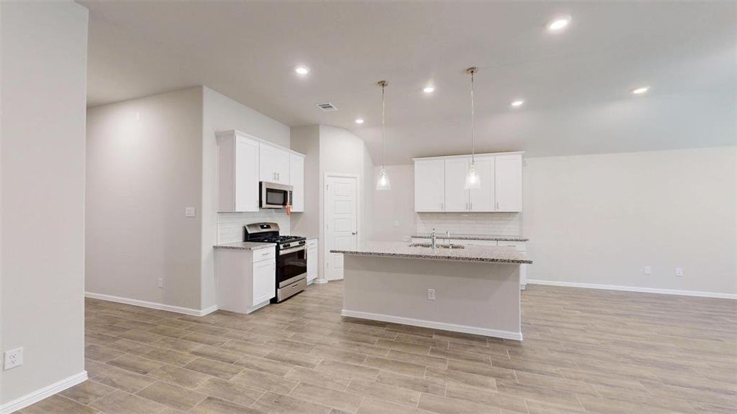 Spacious, unfurnished interior of a new home in Forest Park, Princeton (Image 28).