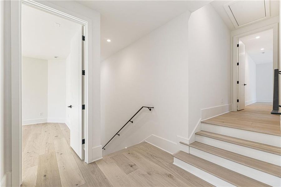 Spacious, unfurnished interior of a new home in , Alpharetta (Image 29).