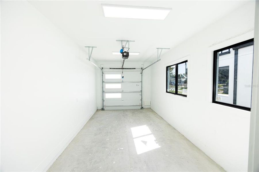 Spacious, unfurnished interior of a new home in , St. Petersburg (Image 69).