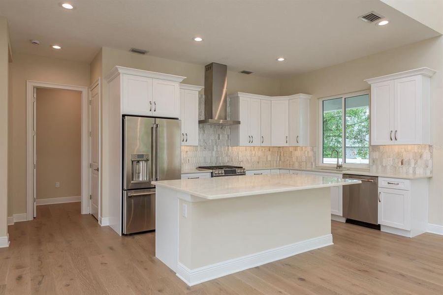 Furnished interior view inside a new home in , Tarpon Springs (Image 3).