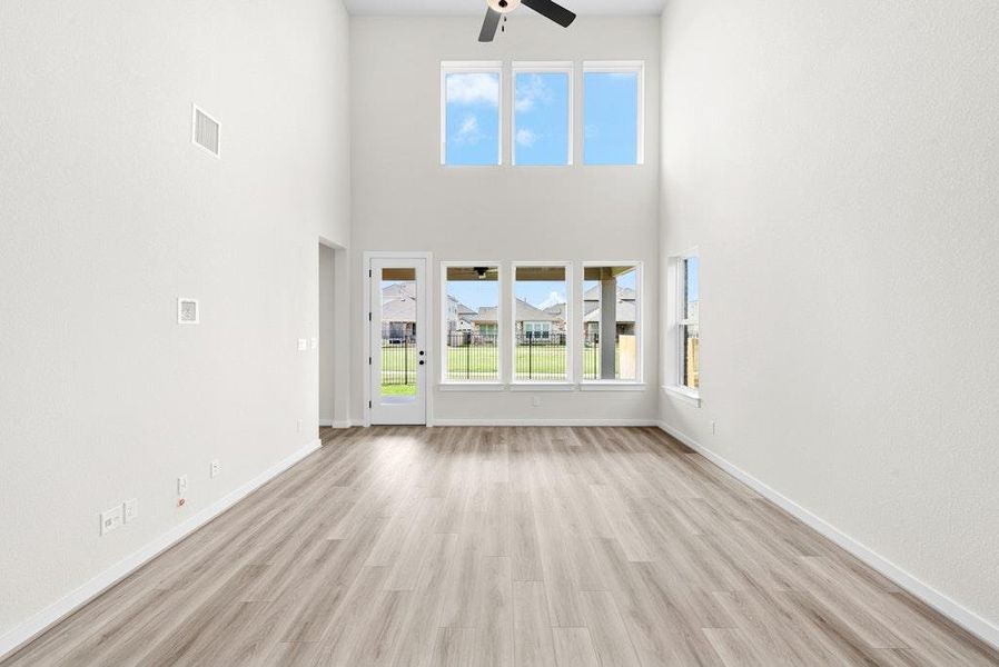 Spacious, unfurnished interior of a new home in University Heights, Round Rock (Image 32). Spacious, unfurnished interior of a new home in University Heights, Round Rock (Image 32).