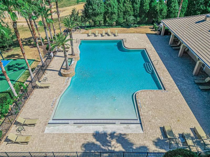 Community amenities in , Auburndale (Image 39).