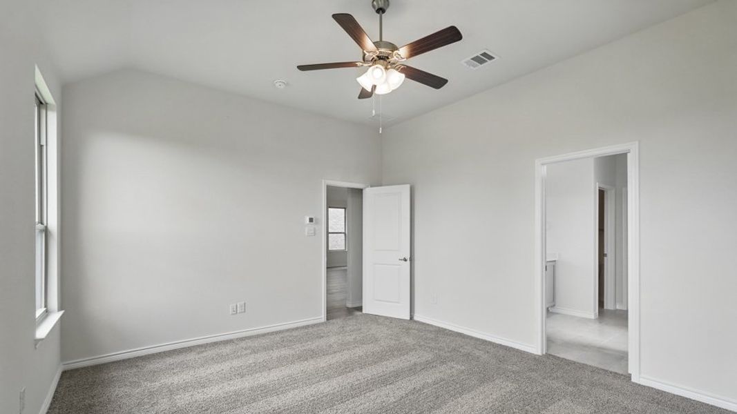 Spacious, unfurnished interior of a new home in Lakewood Trails, Forney (Image 16). Spacious, unfurnished interior of a new home in Lakewood Trails, Forney (Image 16).