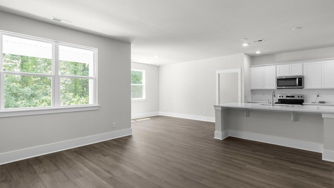 Spacious, unfurnished interior of a new home in Rolling Hills, Bolivia (Image 18).