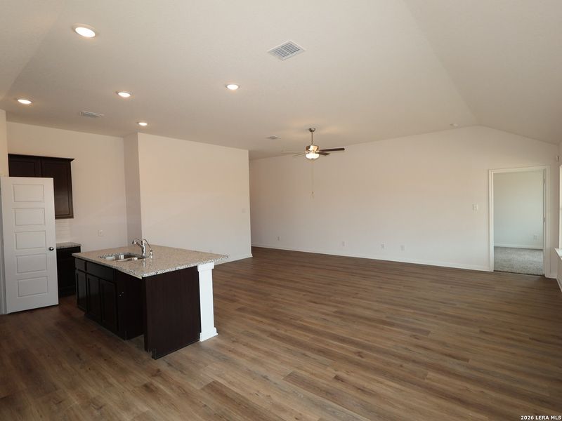Spacious, unfurnished interior of a new home in Hickory Ridge, Elmendorf (Image 36). Spacious, unfurnished interior of a new home in Hickory Ridge, Elmendorf (Image 36).