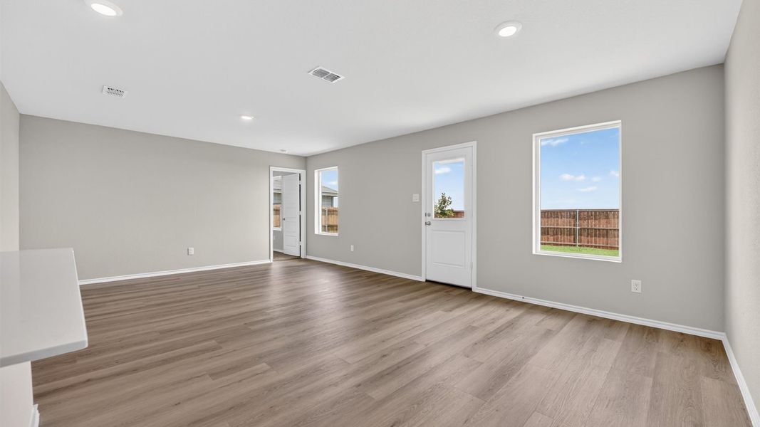 Spacious, unfurnished interior of a new home in Monarch at the Meadows, Ponder (Image 17).