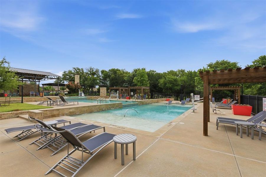 Community amenities in Prairie Oaks, Oak Point (Image 34). Community amenities in Prairie Oaks, Oak Point (Image 34).