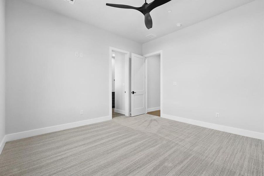 Spacious, unfurnished interior of a new home in , Bartonville (Image 20).