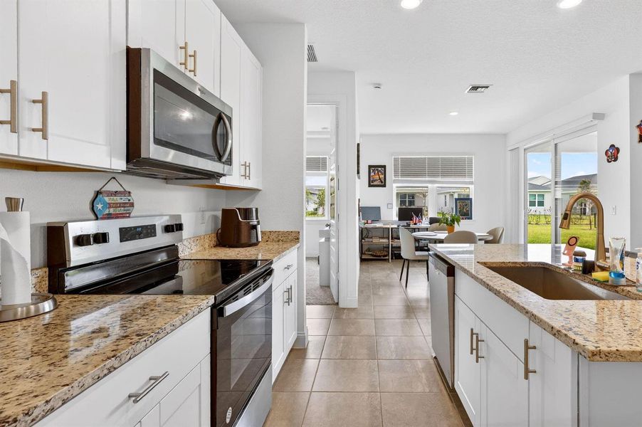16-kitchen-galley 16-kitchen-galley