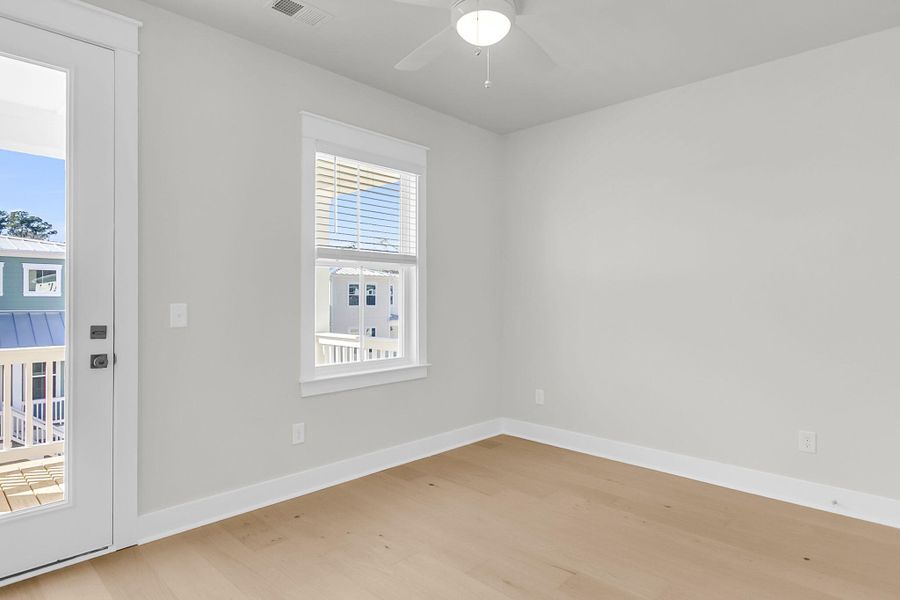 Spacious, unfurnished interior of a new home in Miller's Crossing, Johns Island (Image 54).