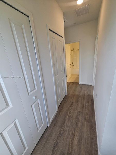 Spacious, unfurnished interior of a new home in , Orlando (Image 26).